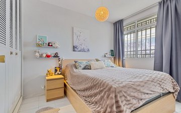 Property slide 10