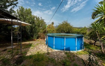 Property slide 32