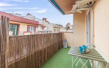 Property slide 44