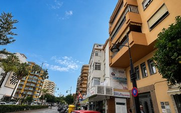 Property slide 48