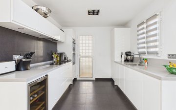 Property slide 10