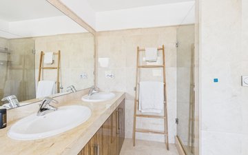 Property slide 17