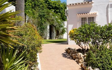 Property slide 46