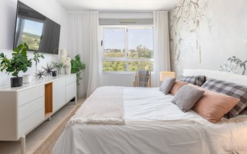Property slide 21