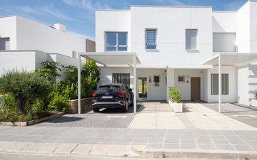 Property slide 4