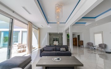 Property slide 19