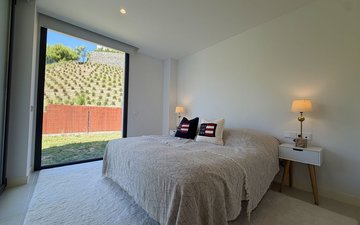 Property slide 25