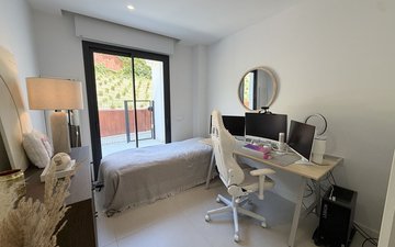 Property slide 32