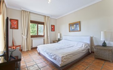 Property slide 10