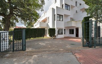 Property slide 14
