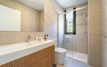 Property slide 25
