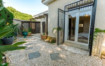 Property slide 48