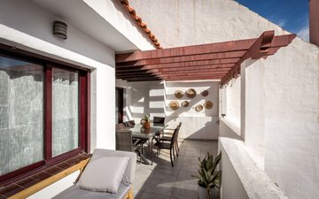 Property slide 16