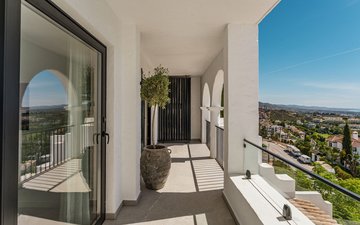 Property slide 32