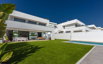 Property slide 10