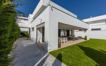 Property slide 16