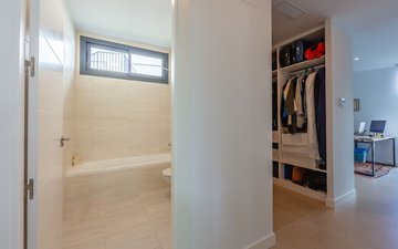 Property slide 40