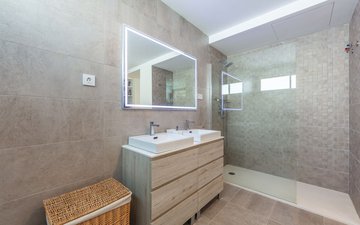 Property slide 50