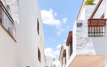 Property slide 19