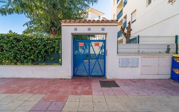 Property slide 71