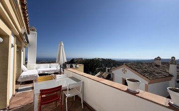 Property slide 16