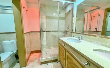Property slide 32