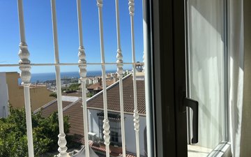 Property slide 124