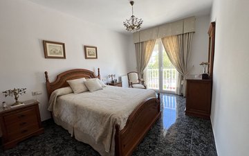Property slide 44