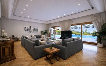 Property slide 10
