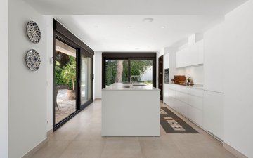 Property slide 10