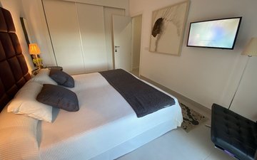 Property slide 25