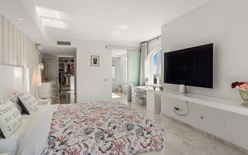 Property slide 25