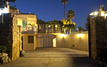 Property slide 18