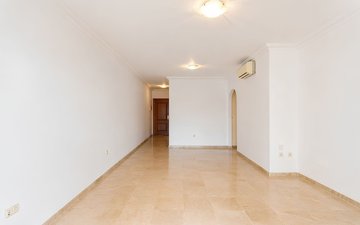 Property slide 32