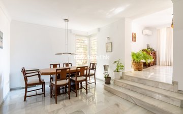 Property slide 10