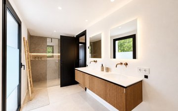 Property slide 18