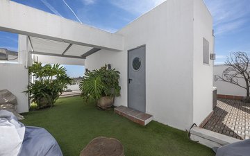 Property slide 22