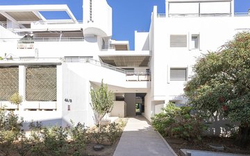 Property slide 40