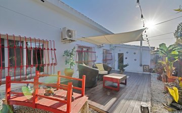 Property slide 25