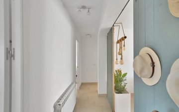 Property slide 32