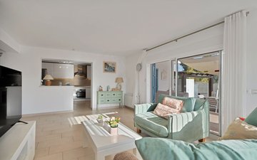Property slide 39