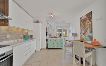 Property slide 44