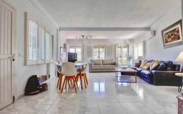 Property slide 18