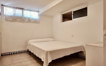 Property slide 25