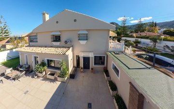 Property slide 44