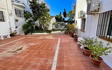 Property slide 25