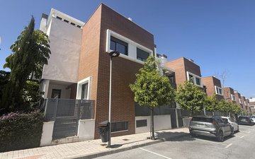 Property slide 24