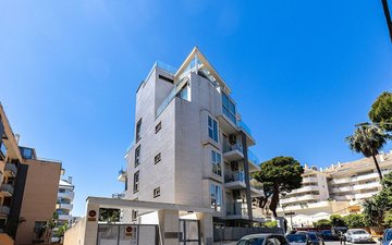 Property slide 32