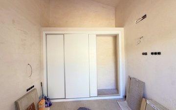 Property slide 32