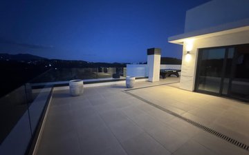 Property slide 32